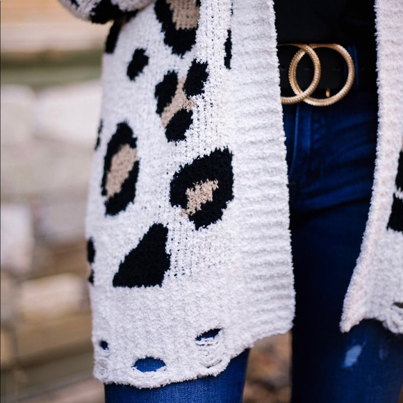 LAST ONE❗️Distressed Leopard Print Open Cardigan - Picture 3 of 6